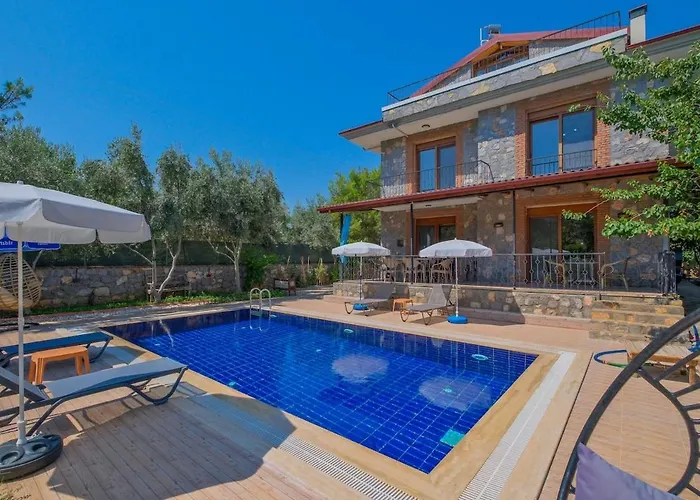 Villa Tuzlu Sistem Havuzlu Luks Fethiye