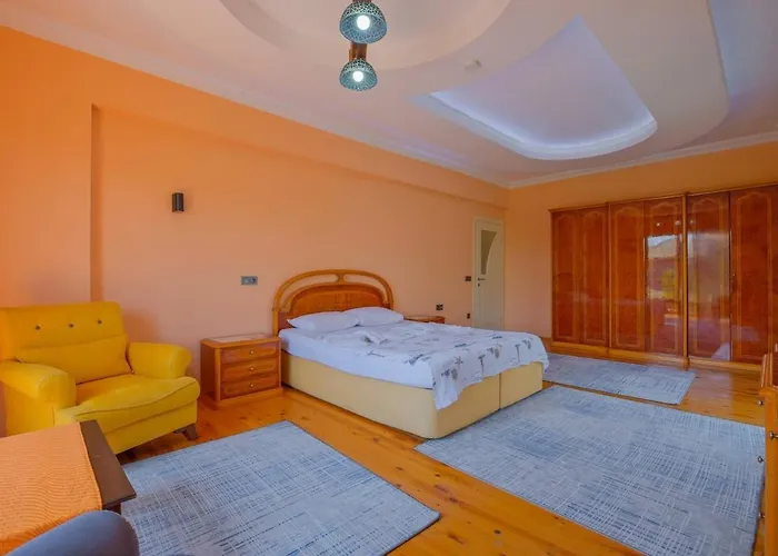 Tuzlu Sistem Havuzlu Luks Villa *