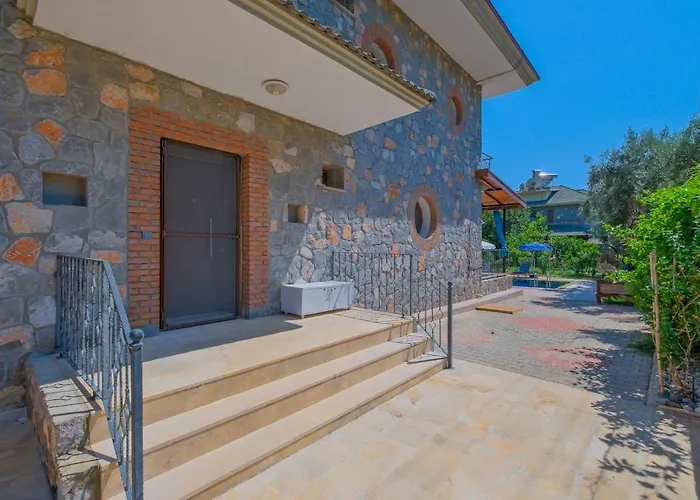 Tuzlu Sistem Havuzlu Luks Fethiye