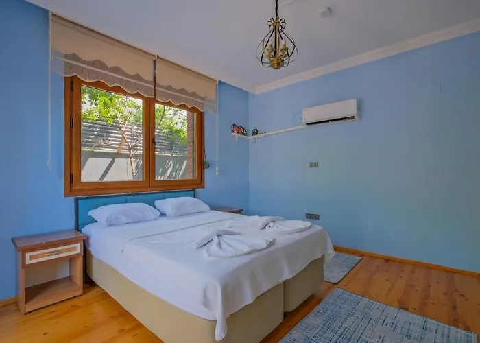 Tuzlu Sistem Havuzlu Luks Villa