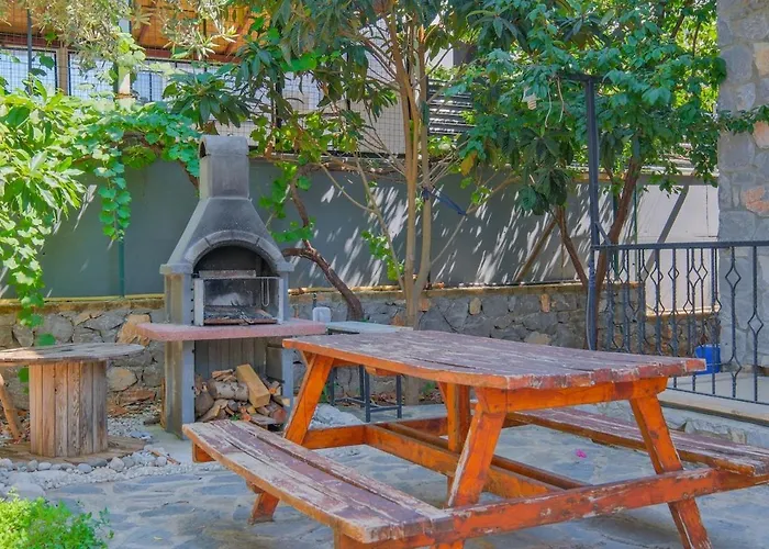 Tuzlu Sistem Havuzlu Luks Villa *