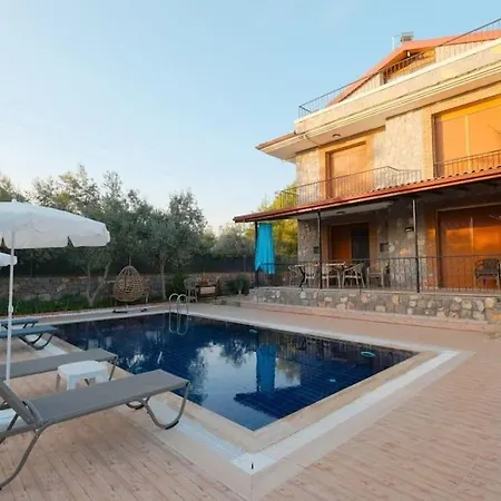Tuzlu Sistem Havuzlu Luks Villa Fethiye