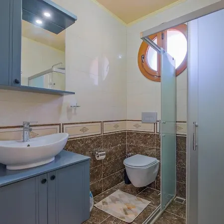 Tuzlu Sistem Havuzlu Luks フェティエ