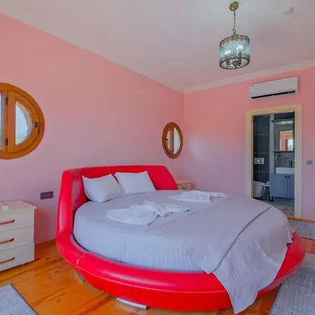 Villa Tuzlu Sistem Havuzlu Luks