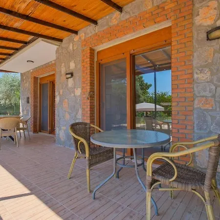 Villa Tuzlu Sistem Havuzlu Luks *