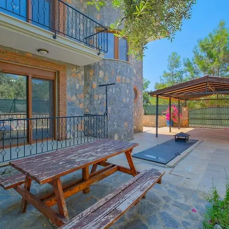Villa Tuzlu Sistem Havuzlu Luks Fethiye