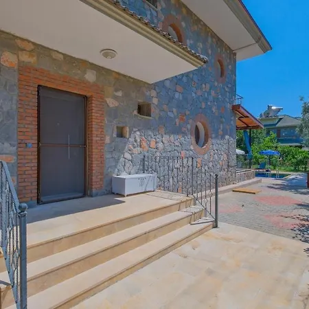 Tuzlu Sistem Havuzlu Luks Fethiye