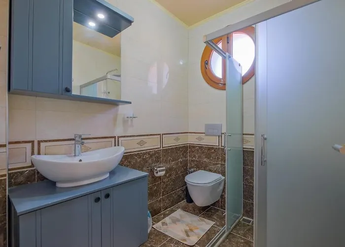 Tuzlu Sistem Havuzlu Luks Fethiye