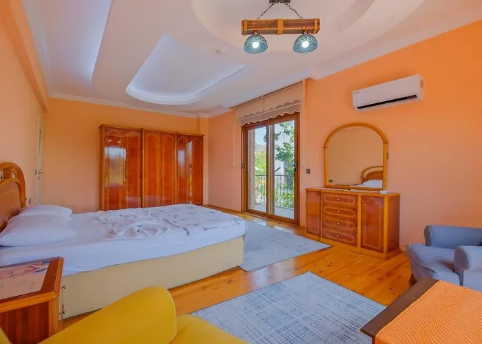 Vilă Tuzlu Sistem Havuzlu Luks Fethiye