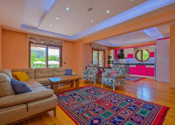 Tuzlu Sistem Havuzlu Luks Vilă Fethiye