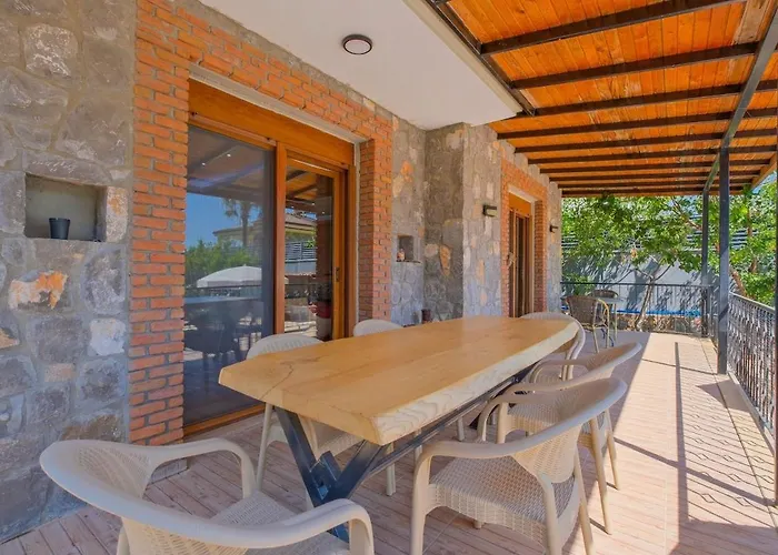 Tuzlu Sistem Havuzlu Luks Βίλα